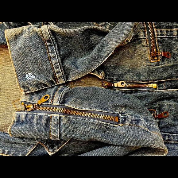 Vintage Volcom Denim Jacket - Picture 4 of 4